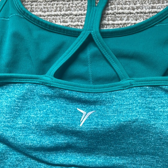 Old Navy active workout tank top - Picture 2 of 3